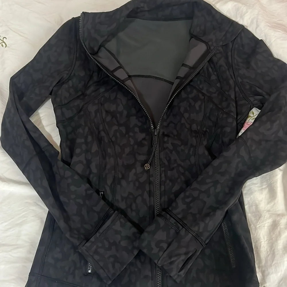 Lululemon Camo Cheetah Define Jacket - Picture 2 of 7